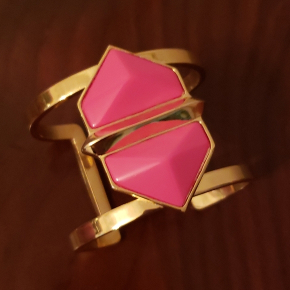 Vince Camuto gold plated fashion cuff bracelet - Picture 1 of 2